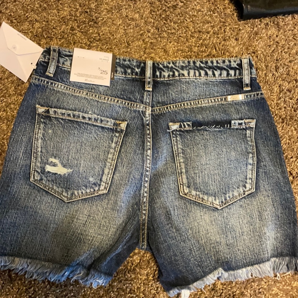 Size M dark jean shorts Kancans